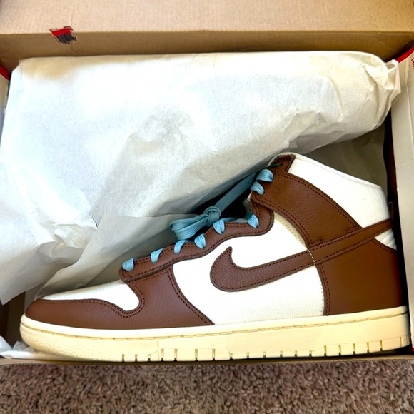 Nike Dunk Hi Retro PrM
New
11 US Men